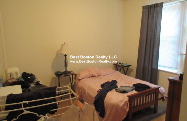 91 Trowbridge St