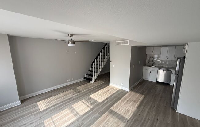 2 beds, 1.5 baths, $2,700, Unit 306