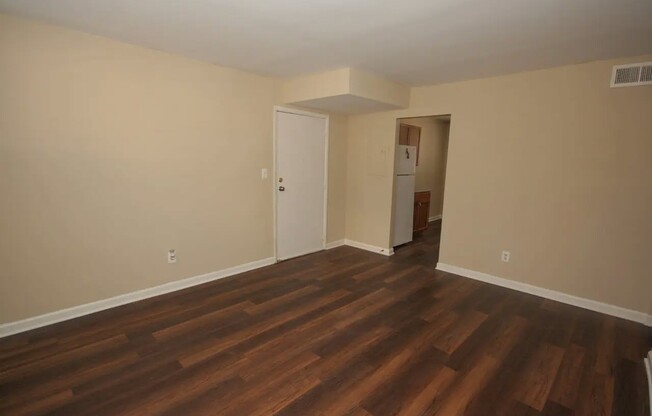 Welcome to The Preserve On Conley Apartments, where spacious living meets modern convenience. Enjoy beautifully designed interiors with hardwood flooring and ample natural light. Don’t miss out—schedule your tour today and make this your new home!