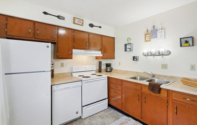 2 beds, 1 bath, 740 sqft, $1,199, Unit D - 04