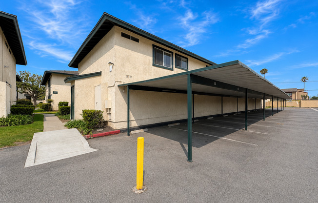 1 bed, 1 bath, 630 sqft, $2,035, Unit 26