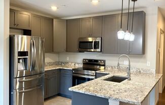 2 beds, 2 baths, 920 sqft, $2,050, Unit 507