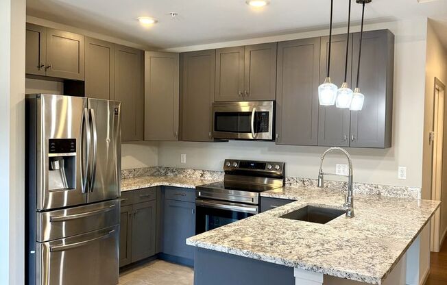 2 beds, 2 baths, 920 sqft, $2,050, Unit 507