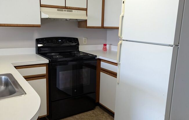 1 bed, 1 bath, 606 sqft, $1,050, Unit 04