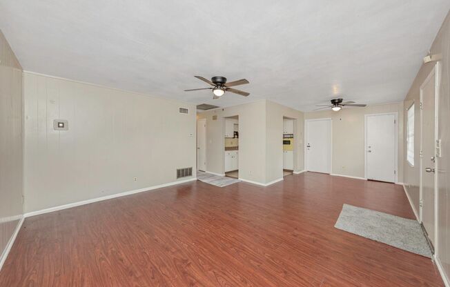 Cute & clean 3/2 with fenced yard