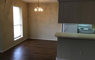 2 beds, 1 bath, $900