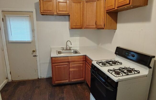 Kensington/Port Richmond vicinity-3 Bed