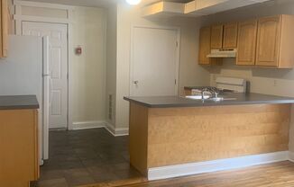 3 beds, 1 bath, 1,400 sqft, $1,575, Unit 4530-C17