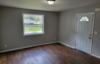 2 beds, 1 bath, $1,400, Unit A