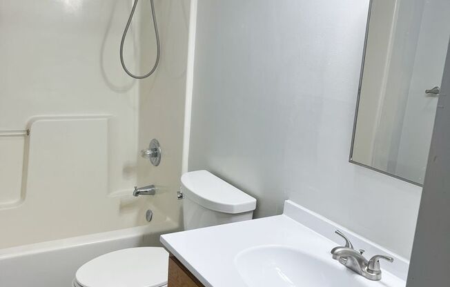 3 beds, 2 baths, 1,281 sqft, $1,284, Unit 106