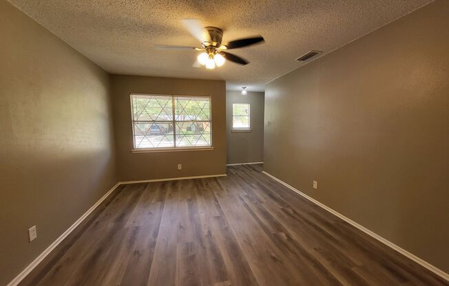 2110 REDBUD LN