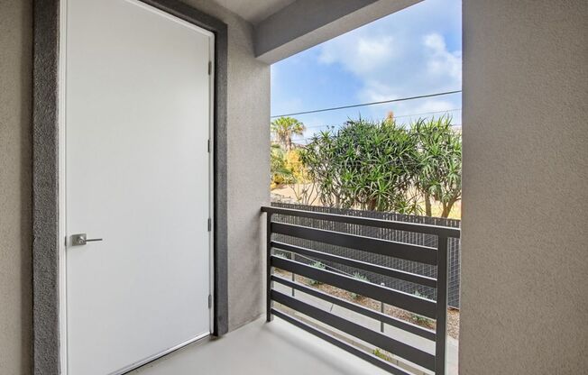 2 beds, 2 baths, 725 sqft, $2,895, Unit 2201