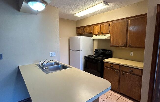 2 beds, 1 bath, 1,150 sqft, $895, Unit Unit C