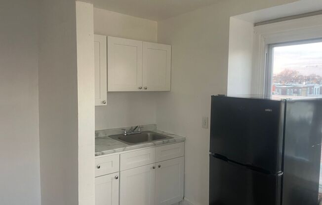 2 beds, 1 bath, $999, Unit 3