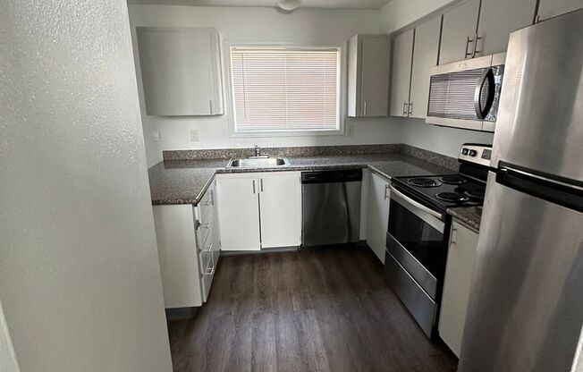 2 beds, 1 bath, 900 sqft, $1,395, Unit 63
