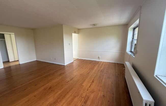 Studio, 1 bath, 487 sqft, $1,300, Unit Fifth 201