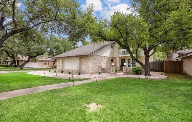 Executive 5 bedroom / 2.5 bath / Spicewood At Balcones Village / Swimming Pool / Refrig /Washer & Dryer