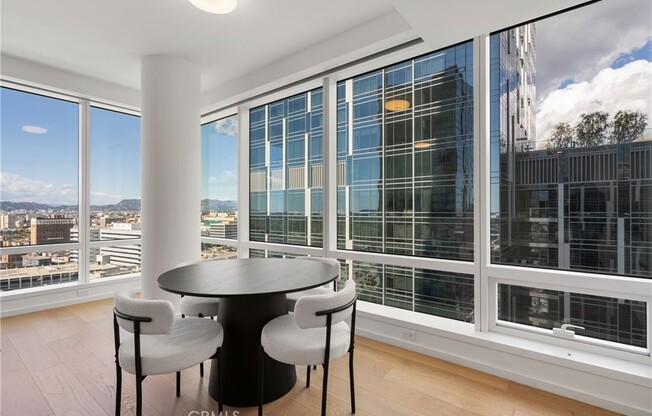 1 bed, 1 bath, 823 sqft, $5,200, Unit 2402