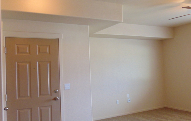 1 bed, 1 bath, 730 sqft, $1,275, Unit Unit # 122
