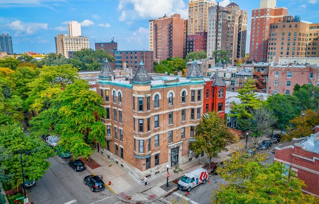 354-58 W. Dickens / 2103-11 N. Sedgwick