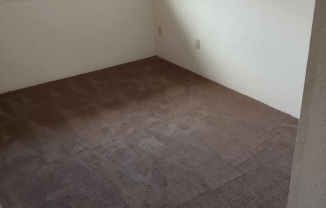 #125 GARDEN MANOR APTS