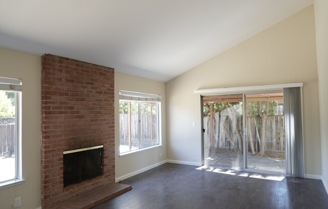 Cute Single Family Home, Updated Kitchen, New Bathroom, Wood Floors, Fresh Paint, Nice Backyard!