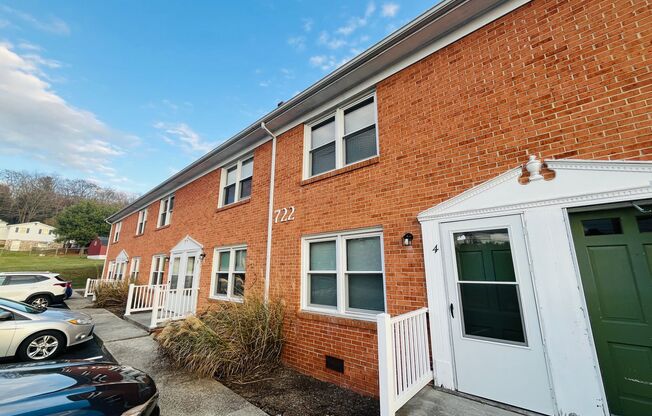 2 Bedroom, 1 Bath Apartment