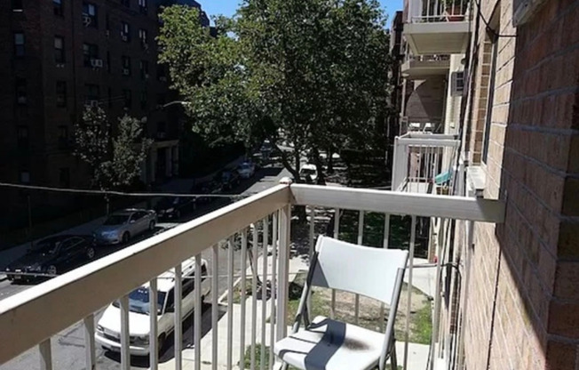 143 35 PERSHING CRES