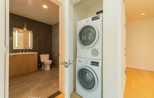 2 beds, 2 baths, 1,039 sqft, $3,700, Unit 1803