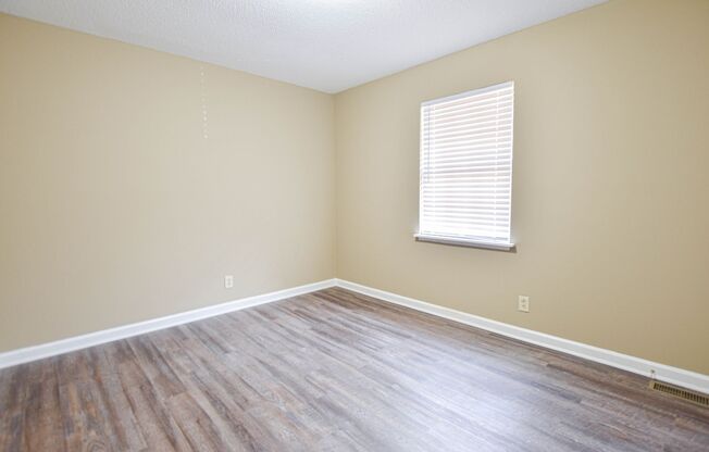 2 beds, 1.5 baths, $1,025, Unit B