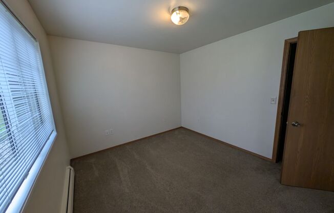 2 beds, 1 bath, 1,100 sqft, $1,359, Unit 1053 5301