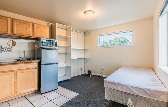 Studio, 1 bath, 130 sqft, $725, Unit D-3