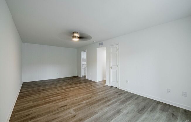 3 beds, 2 baths, 1,200 sqft, $1,995, Unit 2290-03