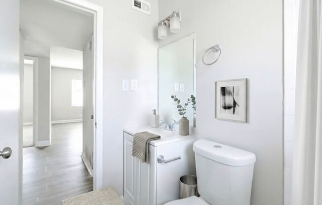 2 beds, 1 bath, 850 sqft, $1,200, Unit 26-E7