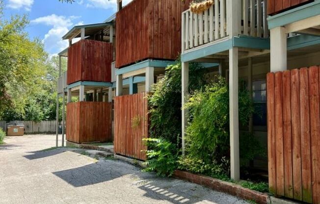 1223 W. Hopkins Street