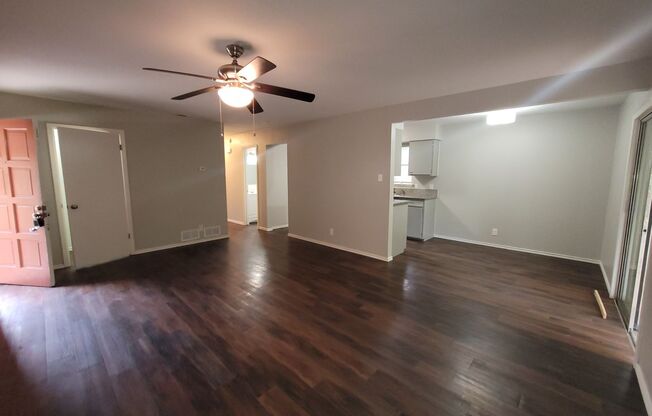 2 beds, 1.5 baths, $1,275, Unit 5829 Sundance Lane