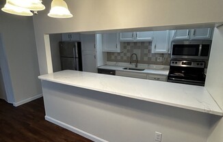 25 SKYLINE DR