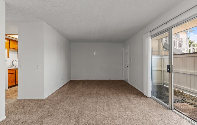 1075 Loma Ave