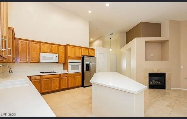 Beautiful 3-Bedroom + Loft Home for Rent in Summerlin!