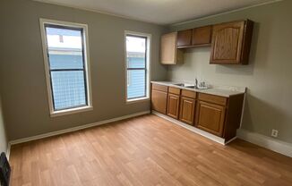 2 beds, 1 bath, $645, Unit 1623 N. Wells #5