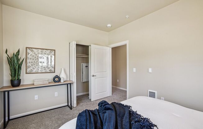 2 beds, 1 bath, 903 sqft, $1,550, Unit 192-201