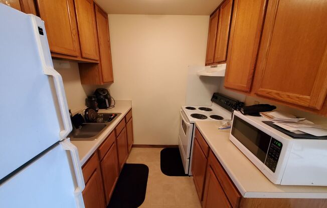 1 bed, 1 bath, $895, Unit 62