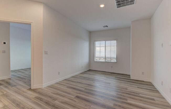 STUNNING Townhome - Strip & Mountain Views