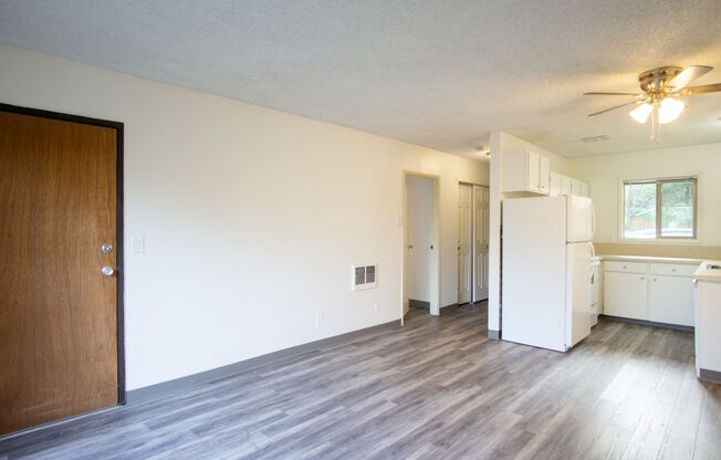 One Bedroom Apartment Home Near OHSU Ready Now!