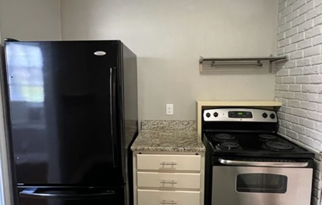 Location - Location - 2 story Duplex - Move In Ready !! This 2-bedroom - 1 Full Bath home is conveniently located off of Augusta Road and within Walking Distance to Restaurants, Shopping and Grocery Stores.