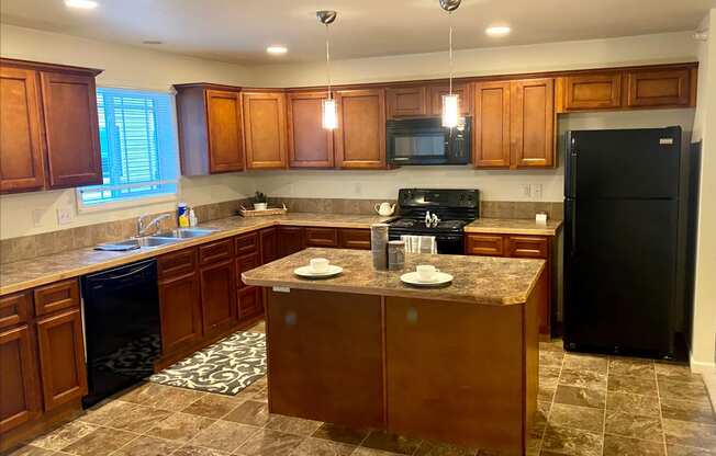 Phoenix Ridge Kitchen Apartment for rent in Williston, ND