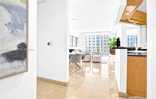 1 bed, 2 baths, 878 sqft, $3,500, Unit 801 Brickell Key Blvd # 907