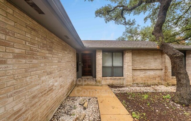 13906 N HLS VLG DR