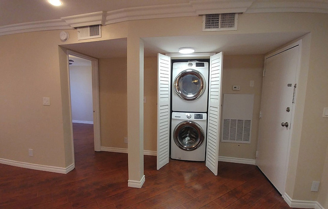 2 beds, 2 baths, 1,100 sqft, $3,395, Unit 207