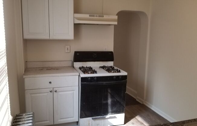 3 beds, 1 bath, $1,250